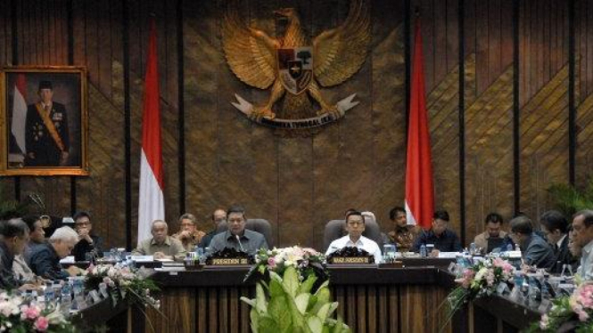 SBY-Boediono memimpin Rapat Kabinet Indonesia Bersatu II