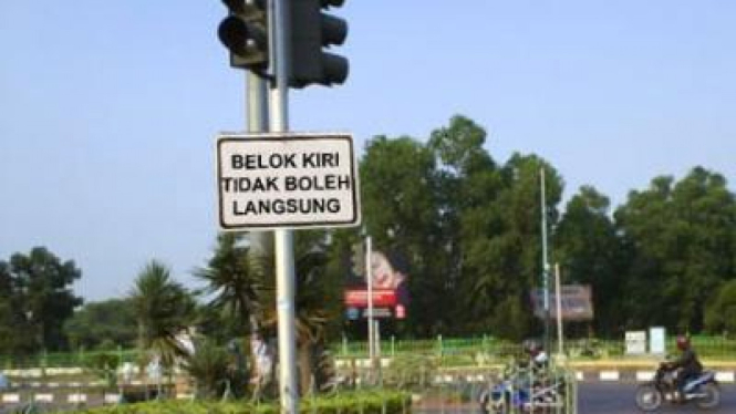 Larangan belok kiri