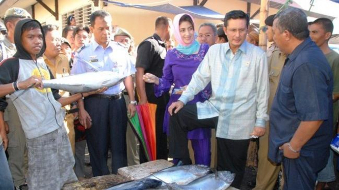 Fadel Muhammad & istri meninjau sentra penghasil ikan Gorontalo
