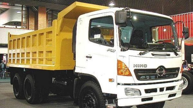 Truk Hino