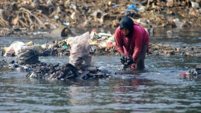 Sedimentation im Fluss Citarum, Bandung