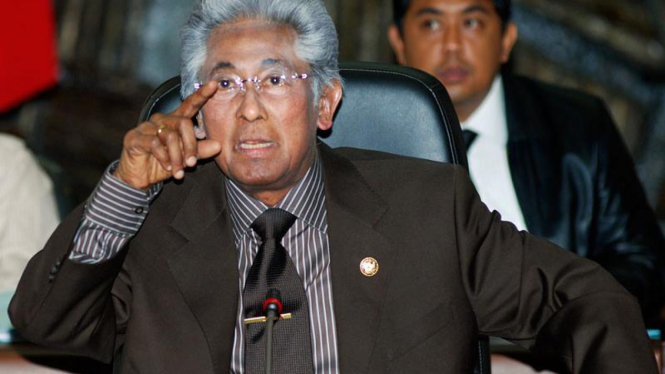 Video Alasan Adnan Buyung Mau Jadi Pengacara Anas Viva
