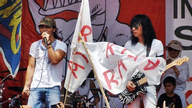 Aksi Anti Korupsi di Bundaran HI : Slank