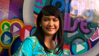 Dhea Imut Kini Andalkan Bahasa Tubuh