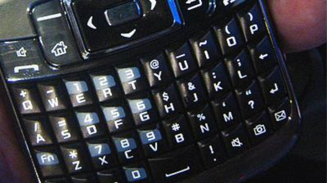 Keyboard Qwerty pada smartphone.