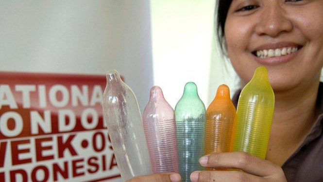 Beragam jenis kondom, penangkal HIV/AIDS