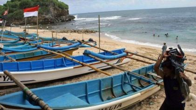 Nelayan di Pantai Drini, Gunung Kidul, Yogyakarta