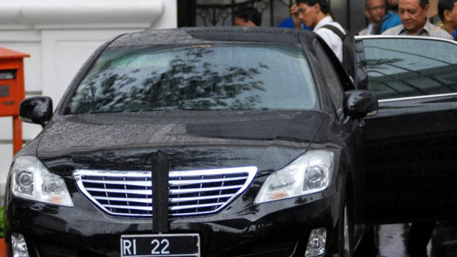 Mobil Dinas Baru Untuk Menteri : MS Hidayat