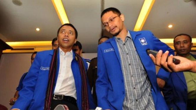 Wakil Ketua Umum DPP PAN Hanafi Rais (kanan) dan Drajad Wibowo