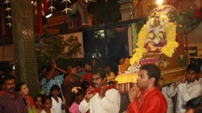 Hindu Tamil di Medan mengiring patung dewa Murga di Hari Thaipusam