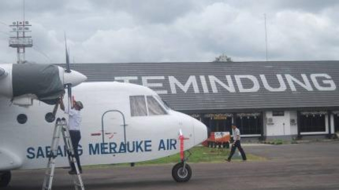 pesawat Sabang Merauke Air saat di Bandara Temindung Samarinda
