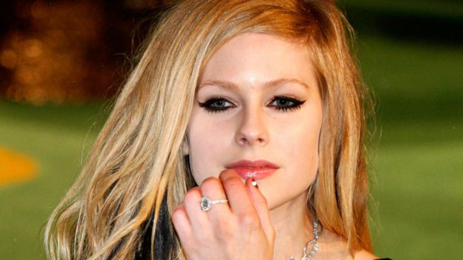 Premiere Alice in Wonderland : Avril Lavigne