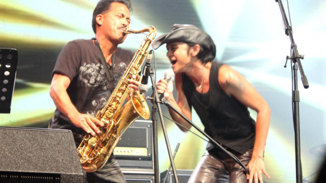 /rif dan Michael Paulo saat tampil di Java Jazz Festival 2010