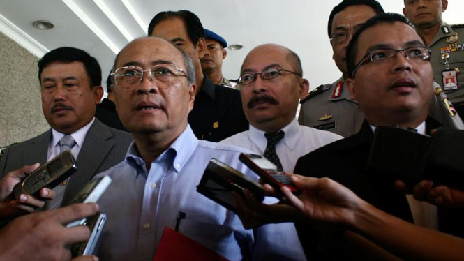 Satgas Pemberantasan Mafia Hukum Datangi Mabes Polri : Kuntoro Mangkusubroto