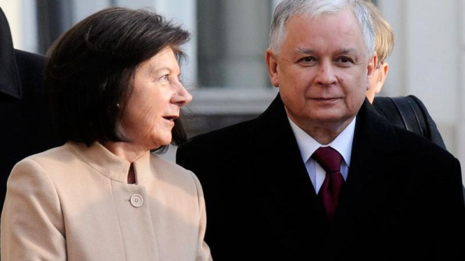 Presiden dan Sejumlah Pejabat Polandia Tewas : Lech Kaczynski dan Istri