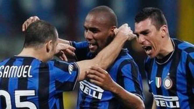 Pemain Inter Milan merayakan gol