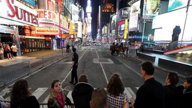 Polisi New York mensterilkan Times Square begitu menemukan bom mobil