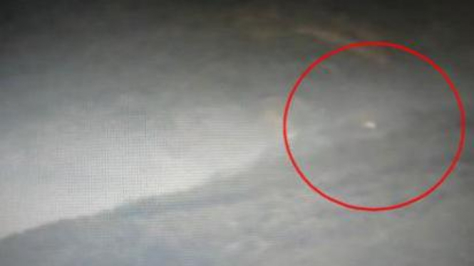 Gambar UFO dekat lokasi kecelakaan pesawat F-14 tahun 1987