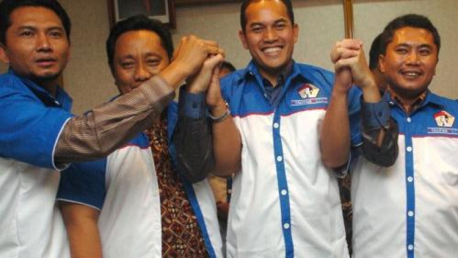 Taufan EN Rotorasiko (2 dari kiri) calon Ketua Karang Taruna Nasional