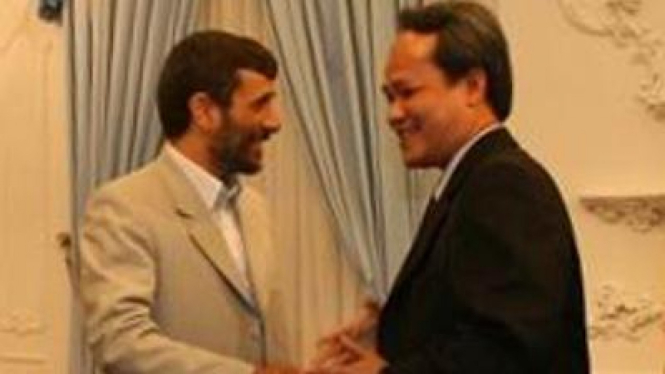 Hajriyanto Y Thohari dan Mahmud Ahmadinejad