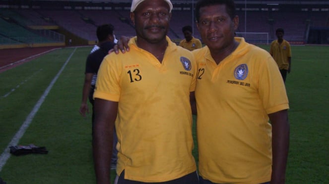 Ronny Wabia (Atan) y Aldeen es Gideon Ronny Wabia (Atan) y Aldeen es Gideon