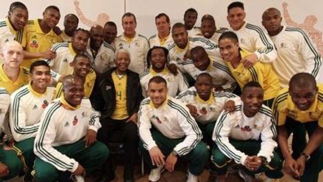 Mandela dan Tim Afrika Selatan - Piala Dunia 2010