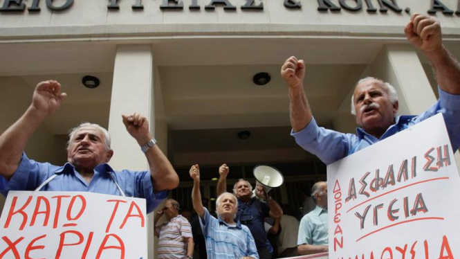Unjuk rasa menolak program pemerintah dalam menyikapi krisis di Yunani.