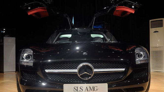 Mercedes Benz Perlihatkan Super Sport Car SLS AMG