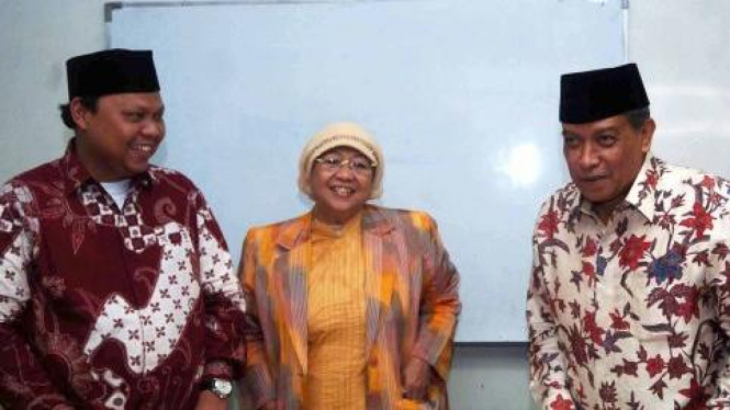 Ketua Umum PBNU, Said Aqil Siraj (kanan), Lili Wahid dan Lukman Edy