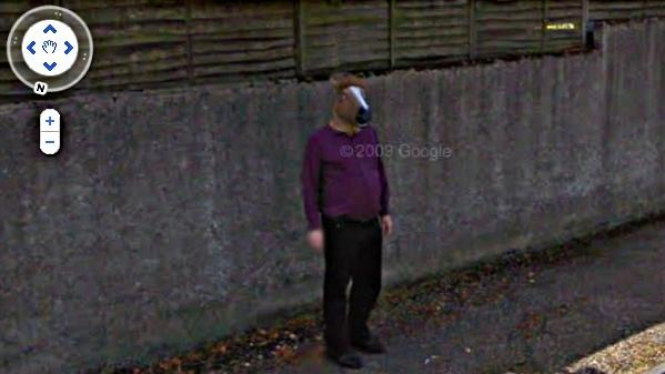 Manusia kuda tertangkap kamera Google Street View di Skotlandia