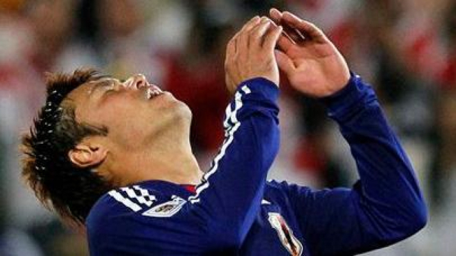 Yuichi Komano gagal mencetak gol ke gawang Paraguay