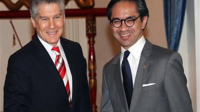 Menlu Marty Natalegawa bersama Menlu Australia, Stephen Smith