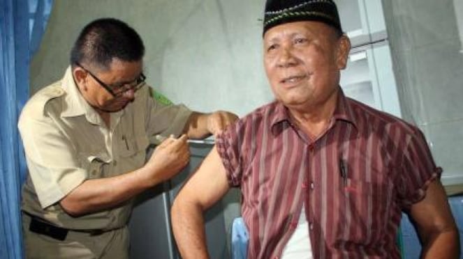 Calon Jamaah Haji DisuntiKan Vaksinasi Meningitis