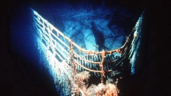 Bangkai kapal Titanic di dasar laut Atlantik Utara