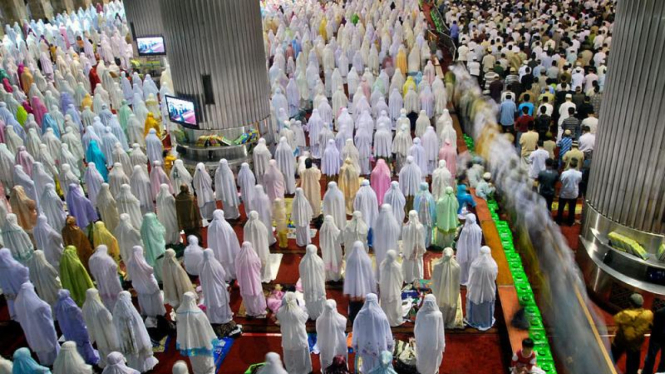 Tarawih Pertama di Masjid Istiqlal