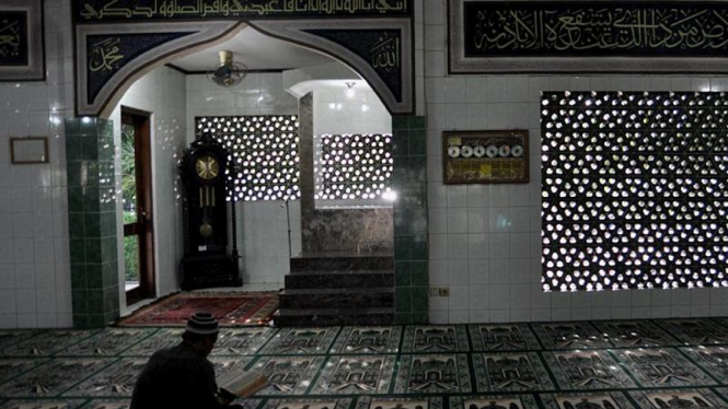 Masjid Jami Tangkuban Perahu, Guntur