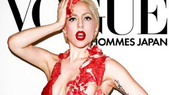 Lady Gaga berbalut daging mentah