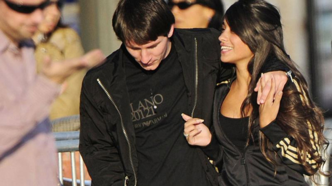 Lionel Messi dan pacarnya Antonella Rocuzzo