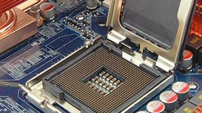 Soket prosesor Intel di motherboard