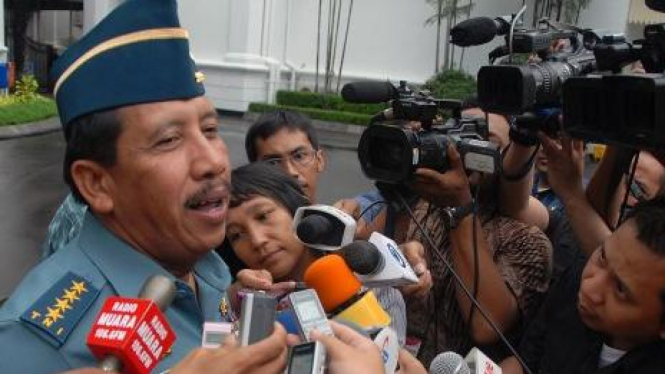 Laksamana TNI Agus Suhartono