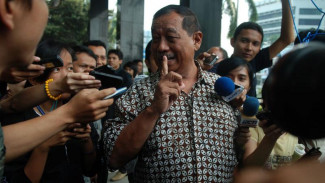 Menumpang Alphard, Istri Jenguk Politisi PPP