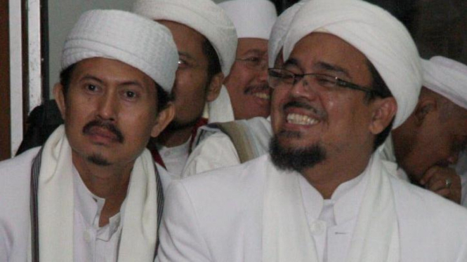 Habib Rizieq (kanan) & politisi PKS Al Muzammil Yusuf