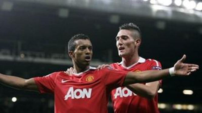 Nani (kiri) dan Federico Macheda