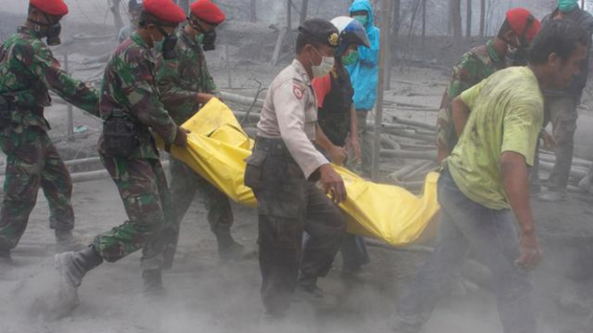 MERAPI MELETUS LAGI