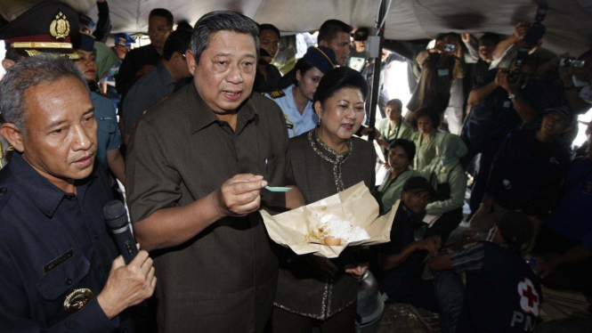 Presiden SBY di lokasi pengungsi Merapi, Purwobinangun, DIY