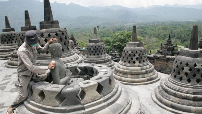 Borobudur tertutup abu vulkanik Merapi