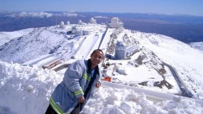 Astronom Indonesia Johny Setiawan di Observatorium La Silla Chile