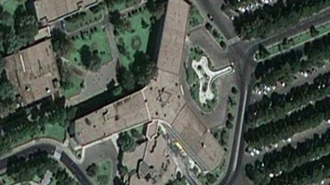Foto bangunan kantor Maskapai Iran Air melalui kamera satelit