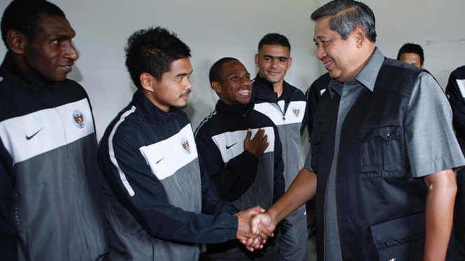 Presiden SBY mengunjungi timnas Indonesia