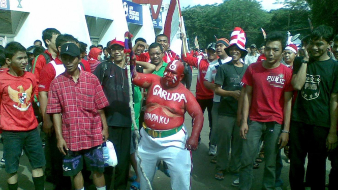 Aksi suporter timnas Indonesia, Gus Jamali